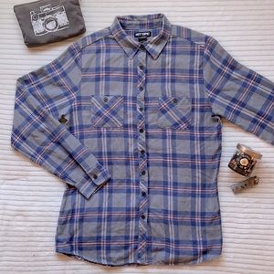 Hot Topic flannel - Size M.
